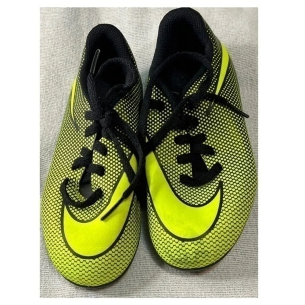 NIKE Yellow and Black Soccer Cleats
